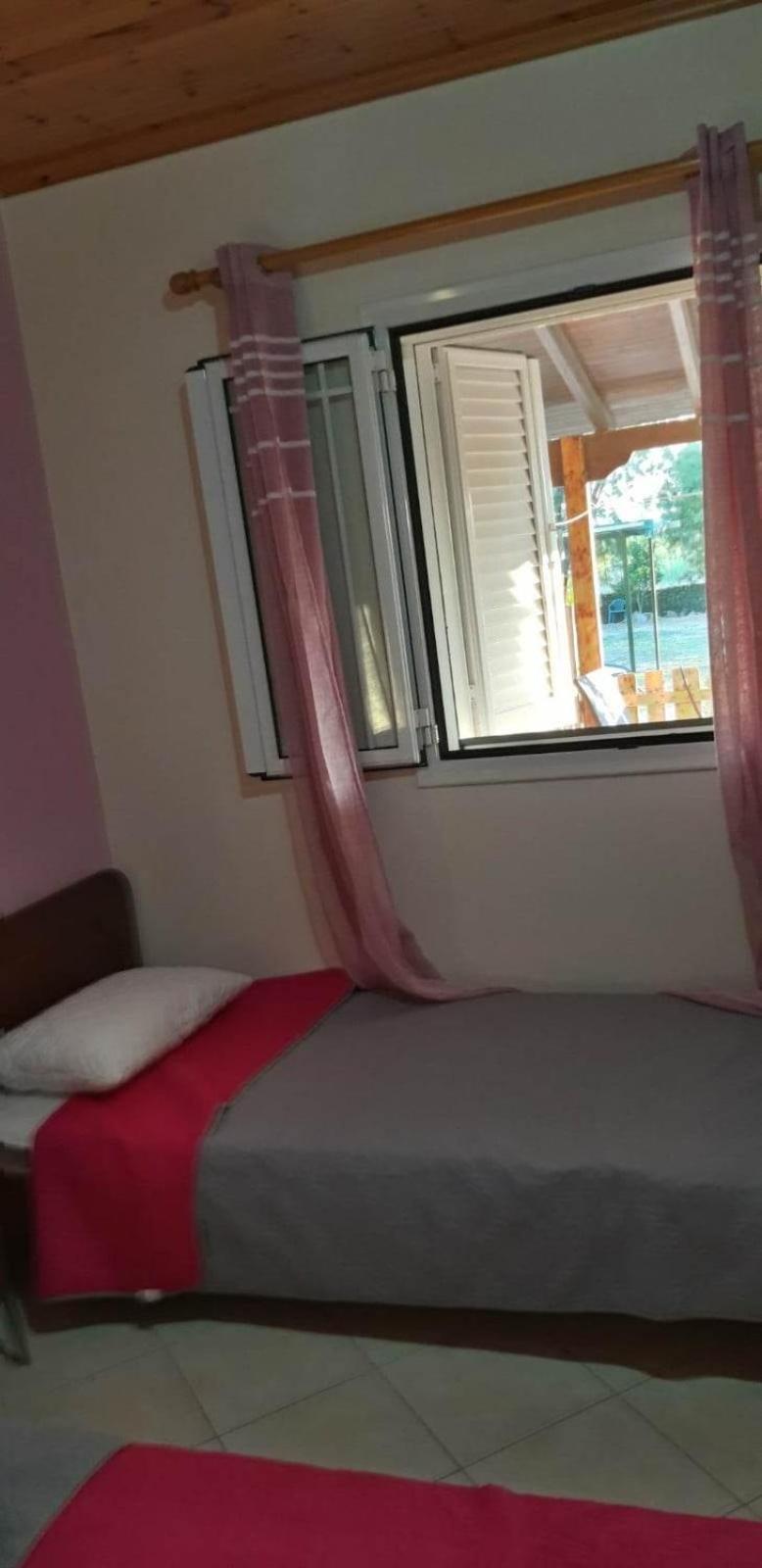 Biky's Room's Moúdhros